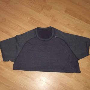 Lululemon t shirt